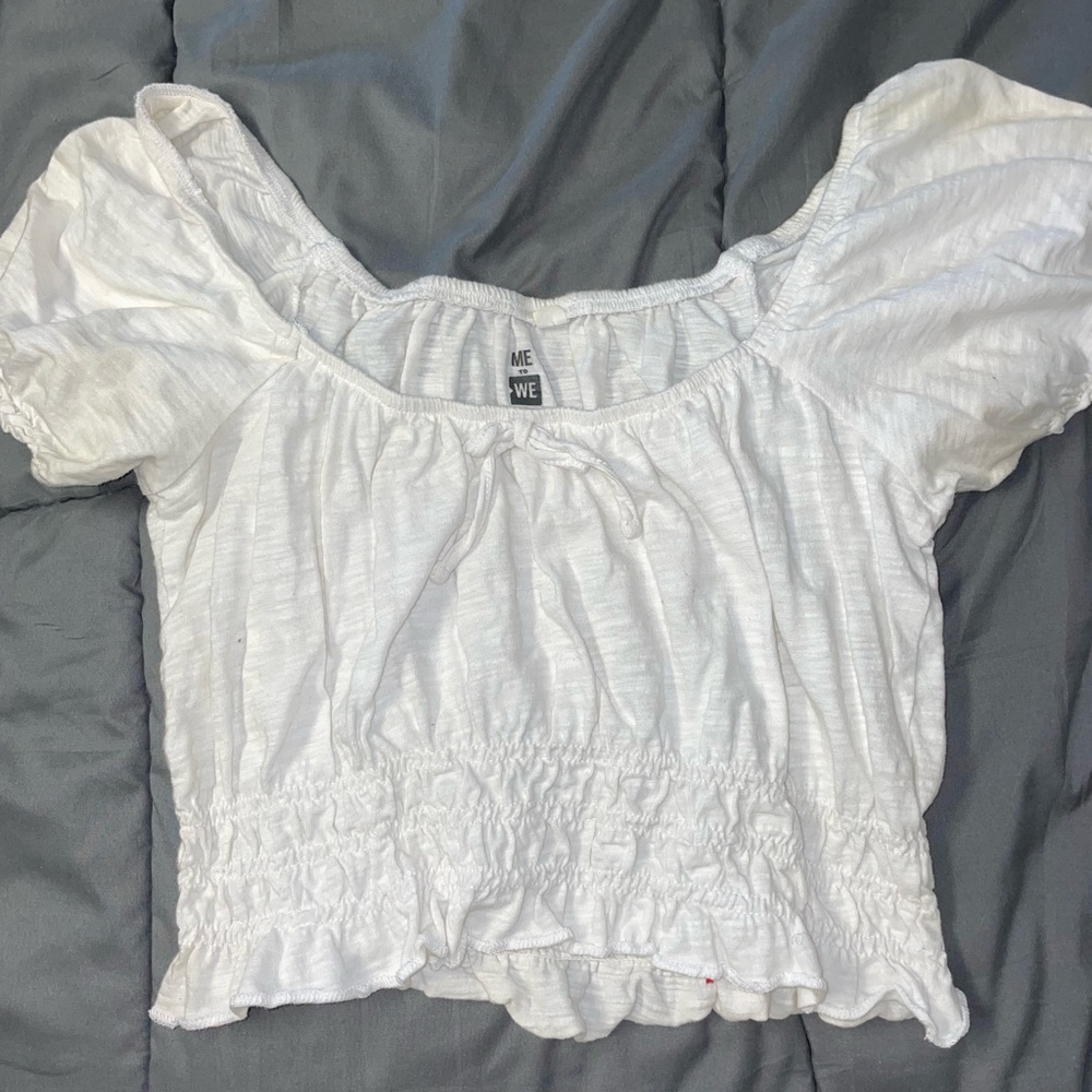 White puffed short sleeve
